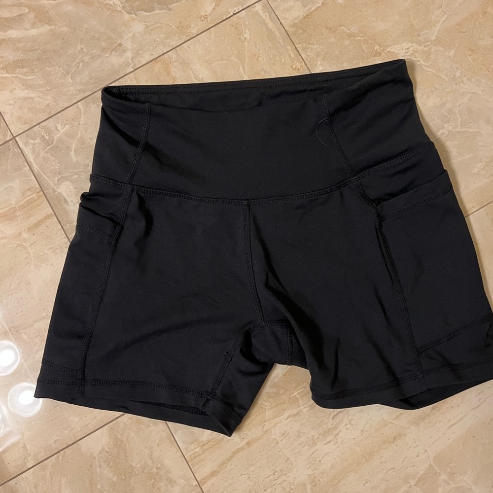 Short biker shorts
